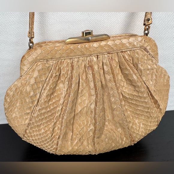 Vintage Judith Leiber Ivory Snakeskin Clutch - Picture 5 of 16
